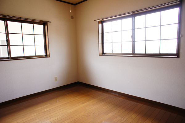 ①2階洋室：間仕切壁を開いて12帖1部屋として使うこともできます。